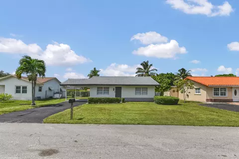 9705 NW 70th Ct, Tamarac, FL 33321