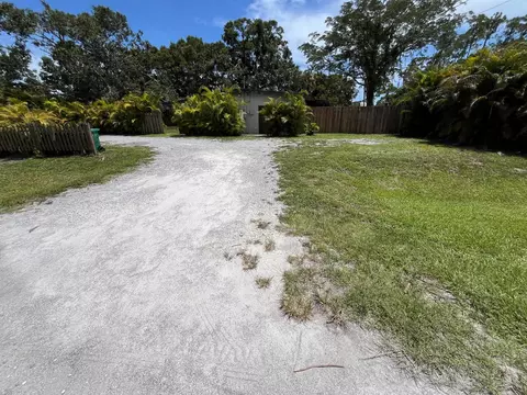 5221 Winter Garden Pkwy, Fort Pierce, FL 34951