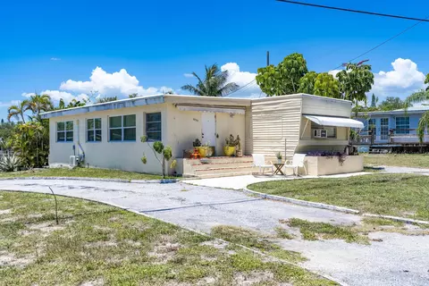 2855 Tangerine Ln, West Palm Beach, FL 33403