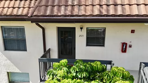 7214 Golf Colony Ct #205, Lake Worth, FL 33467