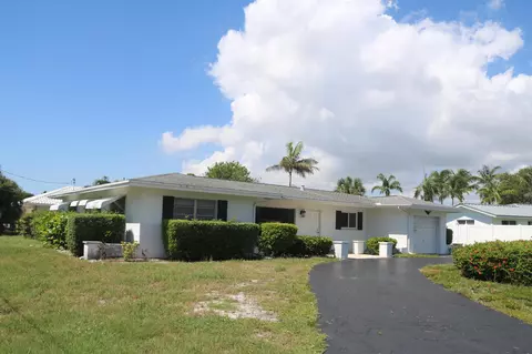 1320 SE 10th St, Deerfield Beach, FL 33441