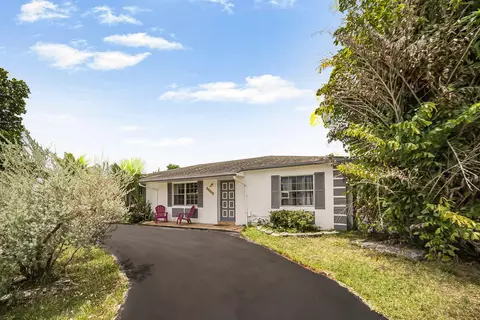 19657 Carolina Cir, Boca Raton, FL 33434