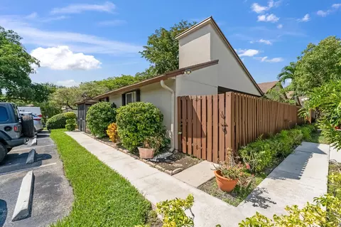 22295 Timberly Dr, Boca Raton, FL 33428
