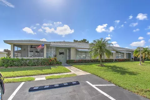 112 Lakes End Dr #B, Fort Pierce, FL 34982