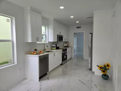 409 NW 12th Ave, Boynton Beach, FL 33435