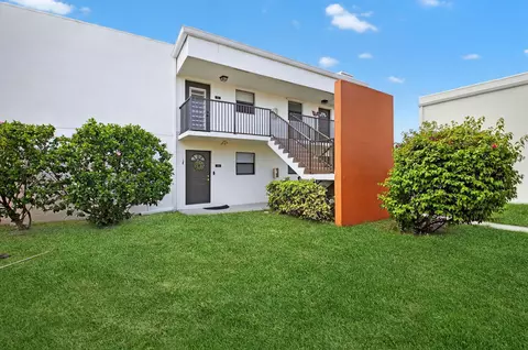516 Osprey Dr #13C, Delray Beach, FL 33444