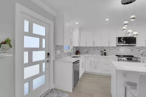 1327 High Pt SE #A, Delray Beach, FL 33445