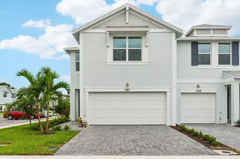 541 Salisbury Cir, Fort Pierce, FL 34982