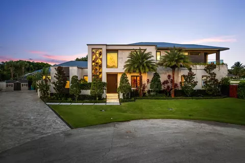 907 SW 37th Ct, Boynton Beach, FL 33435