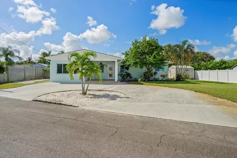 195 SW Cabana Point Cir, Stuart, FL 34994