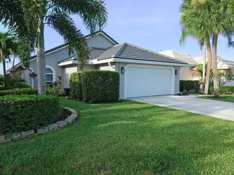 2622 Country Golf Dr, Wellington, FL 33414