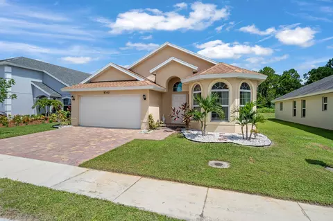 9760 Palm Breezes Dr, Fort Pierce, FL 34945
