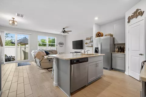 Kitchen - 3942 SE Caladium Ct, Stuart, FL 34997 photo 4 of 4