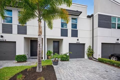Exterior - 3942 SE Caladium Ct, Stuart, FL 34997 photo 2 of 6