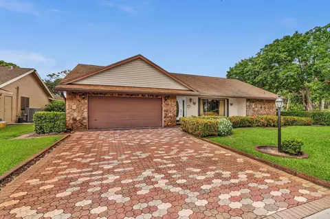 5035 Whitewood Cv N, Lake Worth, FL 33467