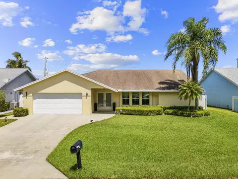 7714 Nemec Dr S, Lake Clarke Shores, FL 33406
