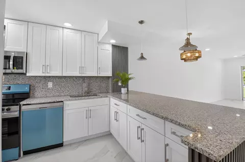 9886 Marina Blvd #622, Boca Raton, FL 33428