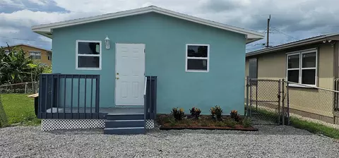 540 SW 9th St, Belle Glade, FL 33430