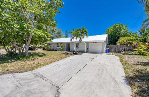 2177 NE 18th Ave, Jensen Beach, FL 34957