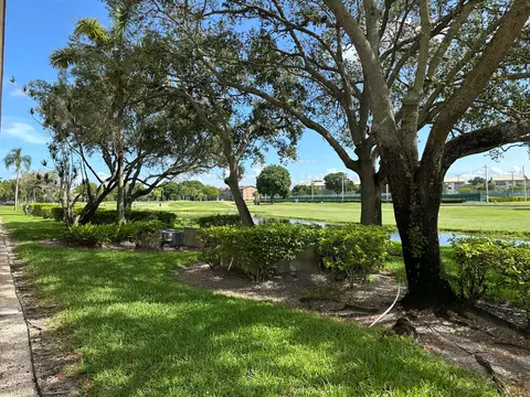 901 SW 128th #113A, Pembroke Pines, FL 33027