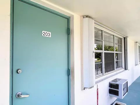 340 Horizons W #203, Boynton Beach, FL 33435