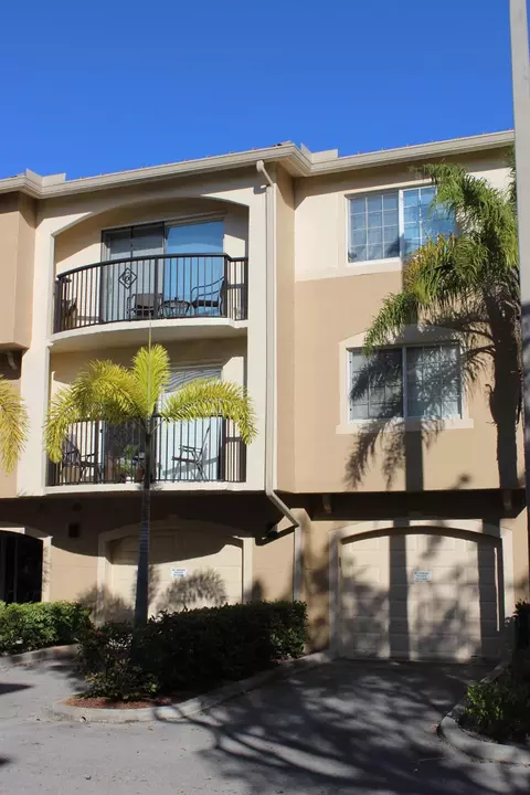 1700 Crestwood Ct S #1715, Royal Palm Beach, FL 33411