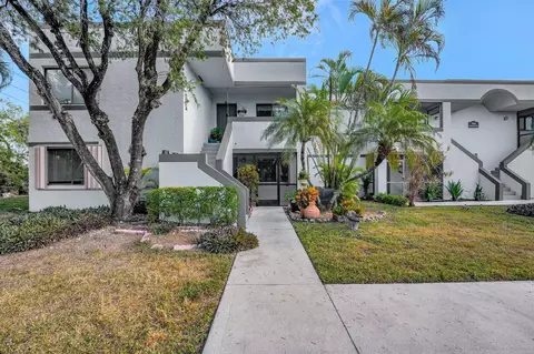 159 Lakeview Dr #101, Weston, FL 33326