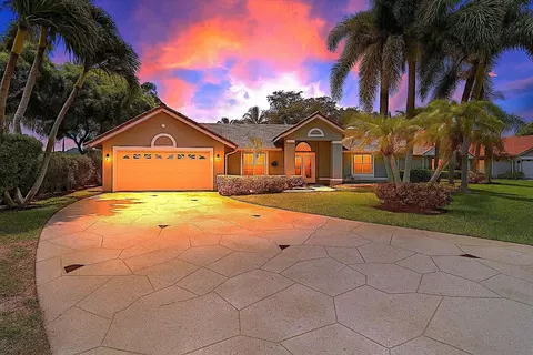6073 Wedgewood Village Cir, Lake Worth, FL 33463