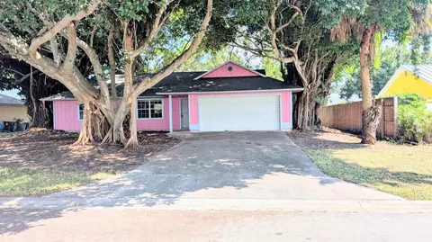 926 19th St SW, Vero Beach, FL 32962