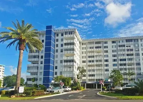 4350 Hillcrest Dr #214, Hollywood, FL 33021