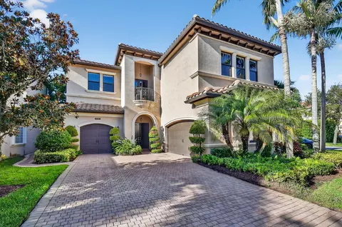8749 Lewis River Rd N, Delray Beach, FL 33446