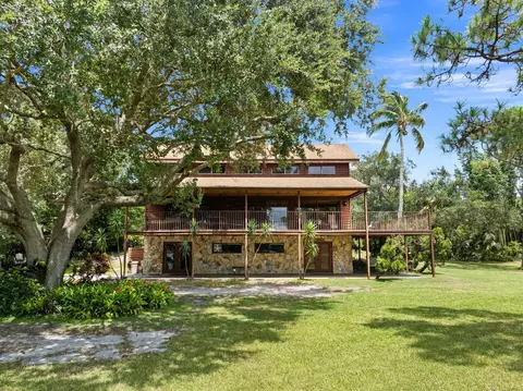 5051 Tozour Rd, Fort Pierce, FL 34946