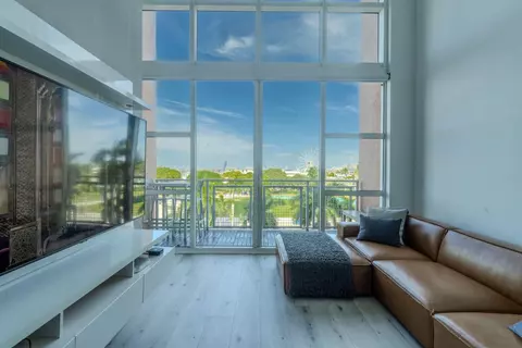253 NE 2nd St #435, Miami, FL 33132