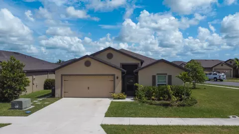 5551 Imagination Dr, Fort Pierce, FL 34947