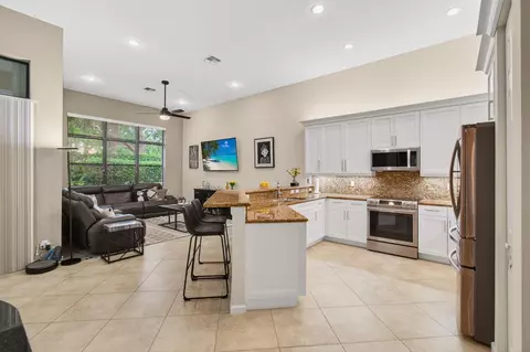 6931 Fabiano Cir, Boynton Beach, FL 33437