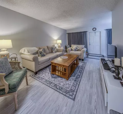 2960 Lake Osborne Dr #206, Lake Worth Beach, FL 33461