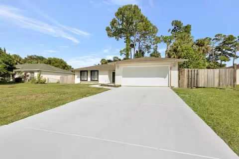 2573 SW Cain St, Port Saint Lucie, FL 34953