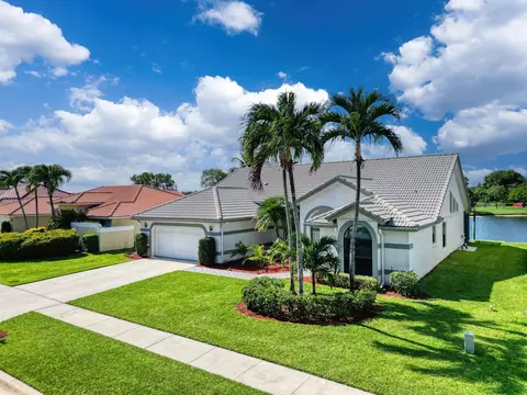 6879 Lake Island Dr, Lake Worth, FL 33467