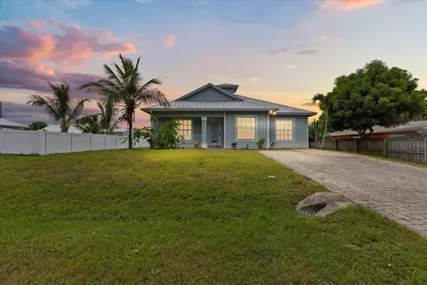 3164 SE Orange Tree Pl, Stuart, FL 34997