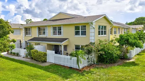 221 Foxtail Dr #I, Greenacres, FL 33415