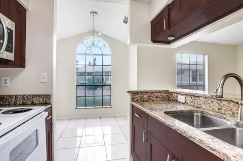 8702 Mallard Reserve Dr #202, Tampa, FL 33614