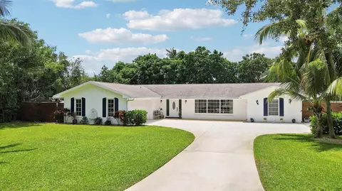 339 Country Club Dr, Tequesta, FL 33469