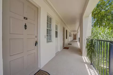 2751 N Palm Aire #404, Pompano Beach, FL 33069