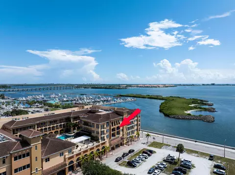 20 Orange Ave #411, Fort Pierce, FL 34950