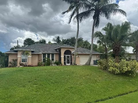 2449 SW Aberdeen St, Port Saint Lucie, FL 34953