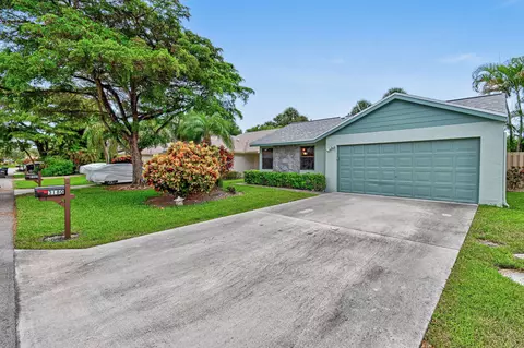 3180 NW 6th St, Delray Beach, FL 33445