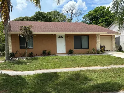 7467 Pinedale Dr, Boynton Beach, FL 33436