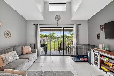 719 Sunny Pine Way #C3, Greenacres, FL 33415