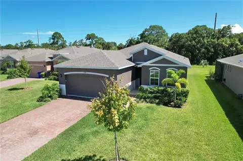 2341 Crowned Eagle Cir SW, Vero Beach, FL 32962