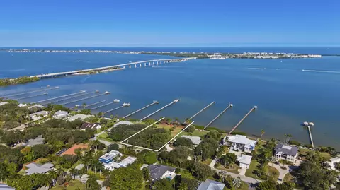 36 S Sewalls Point Rd, Sewalls Point, FL 34996